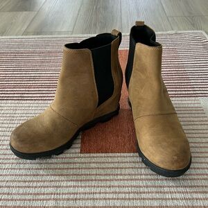 Sorel Wedge Booties in Elk (7.5)